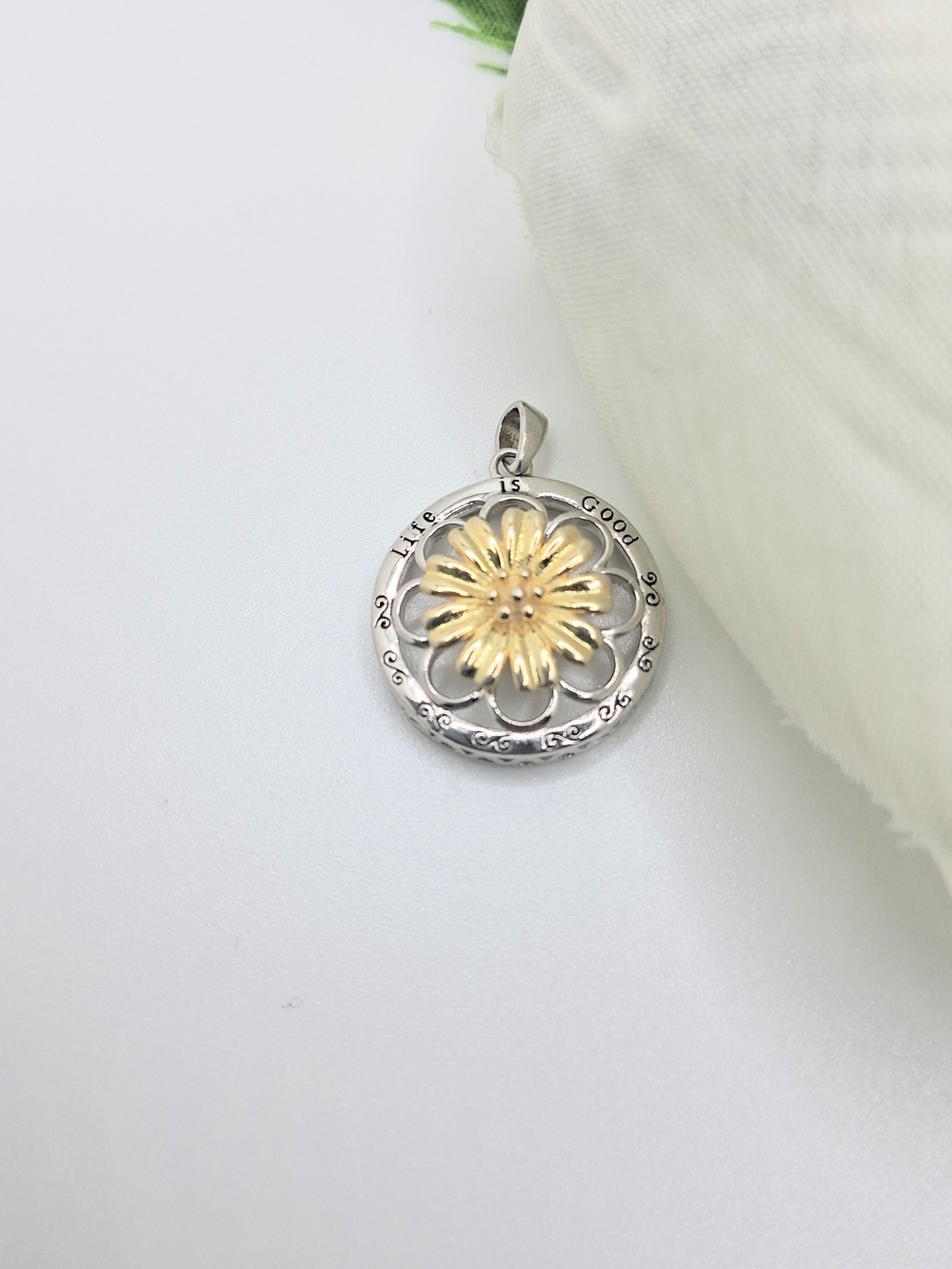 Life Is Good Silver & Gold Tone Daisy Spinner Wheel Pendant